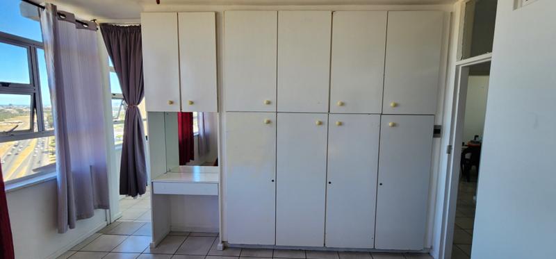 2 Bedroom Property for Sale in Goodwood Central Western Cape